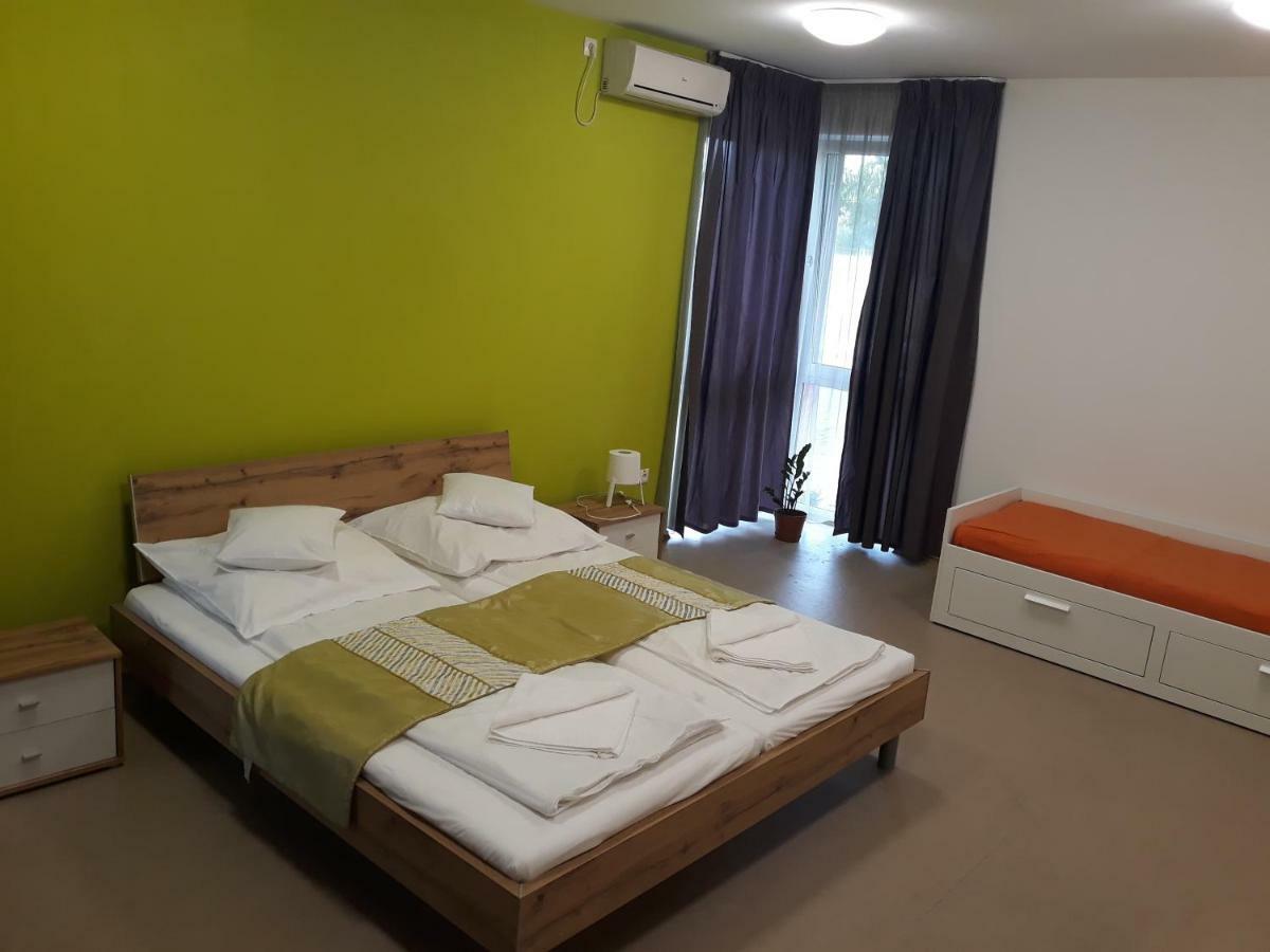 Bella Vendégház Mórahalom Esterno foto
